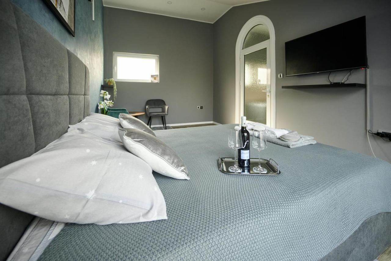 Kikinda Vanimi Lux Apartmani מראה חיצוני תמונה